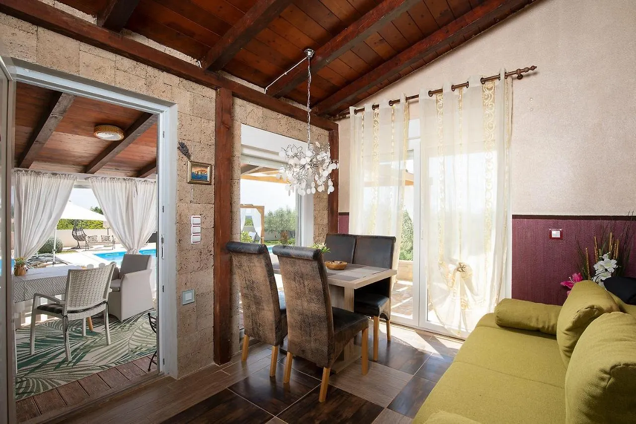 Nyaraló Holiday House Bilos Vodnjan Horvátország